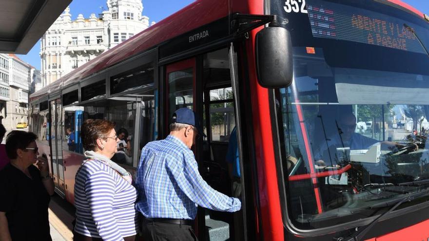 El bus urbano incrementa su servicio desde mañana hasta situarse al 70% del habitual