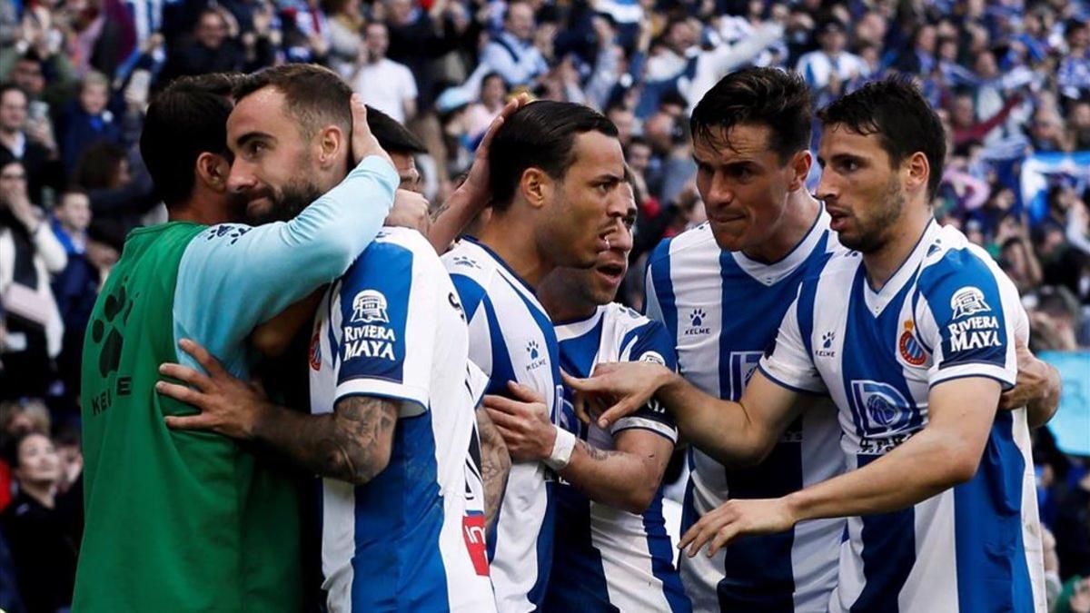 Caixabank y el Espanyol renuevan su compromiso a pesar del descenso blanquiazul.