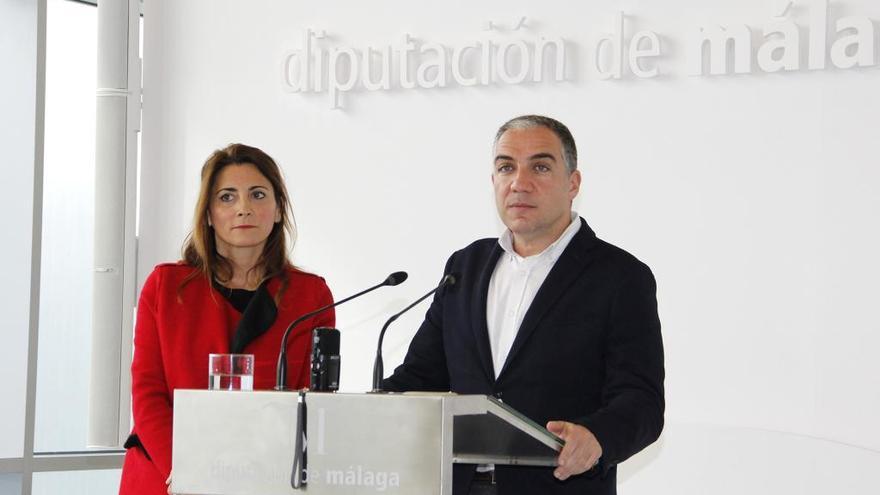 Elías Bendodo y Ana Mata, ayer.