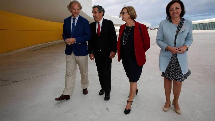 Miguel Ángel Recio, Vicente Domínguez, Mariví Monteserín y Otilia Requejo, en el Niemeyer.