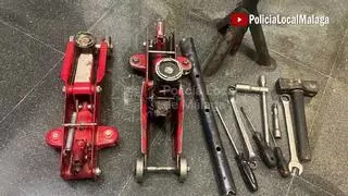 Un operativo de la Policía Local de Málaga contra los talleres piratas de vehículos suma una docena de denuncias