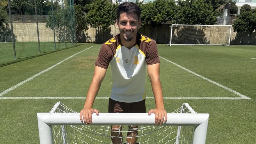 Iván Gil, la voz de 'míster silencio': "Mi primer gol con la UD Las Palmas será para mi abuela fallecida Francisca"
