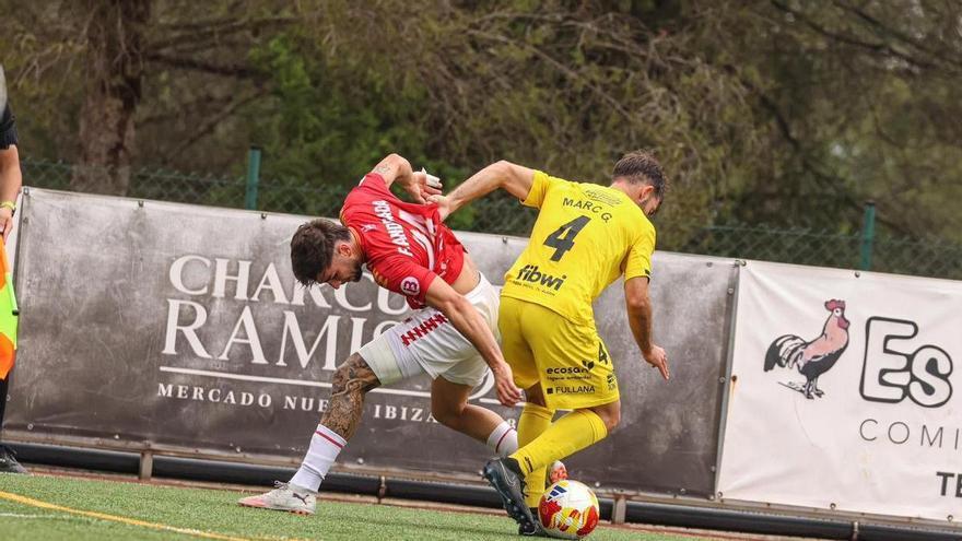 El Poblense pierde en su visita a la SD Ibiza, que desciende a Tercera RFEF