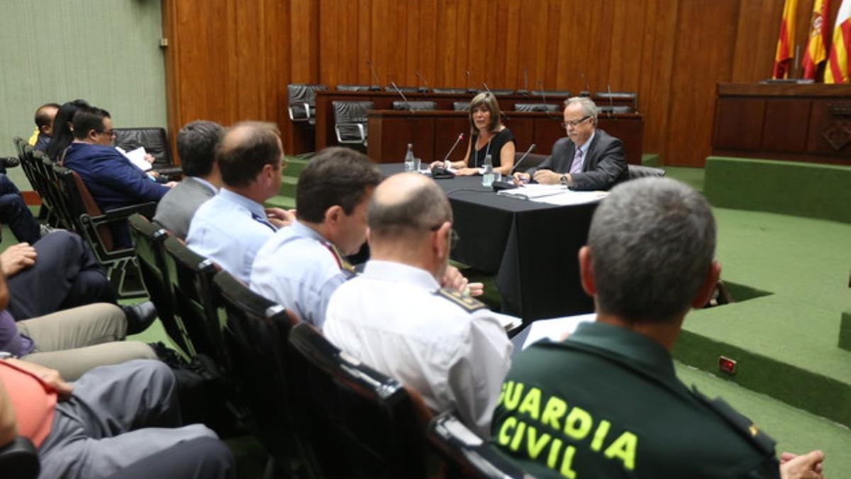 El Pleno de la Junta Local de Seguridad de L'Hospitalet, que preside la alcaldesa, Núria Marín.