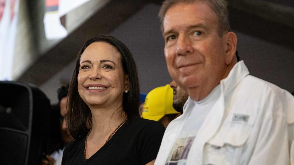 El candidato a la presidencia de Venezuela, Edmundo González, junto a la líder opositora María Corina Machado.