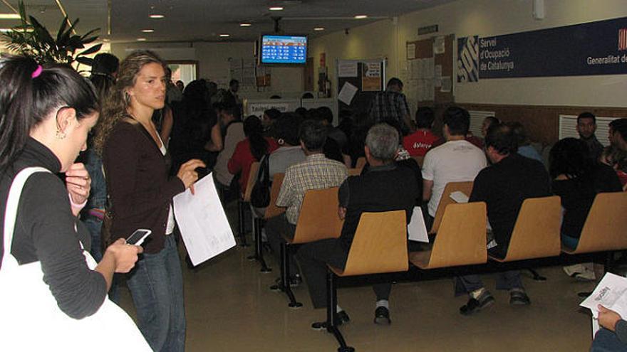 Les oficines de treball gironines estan col·lapsades.