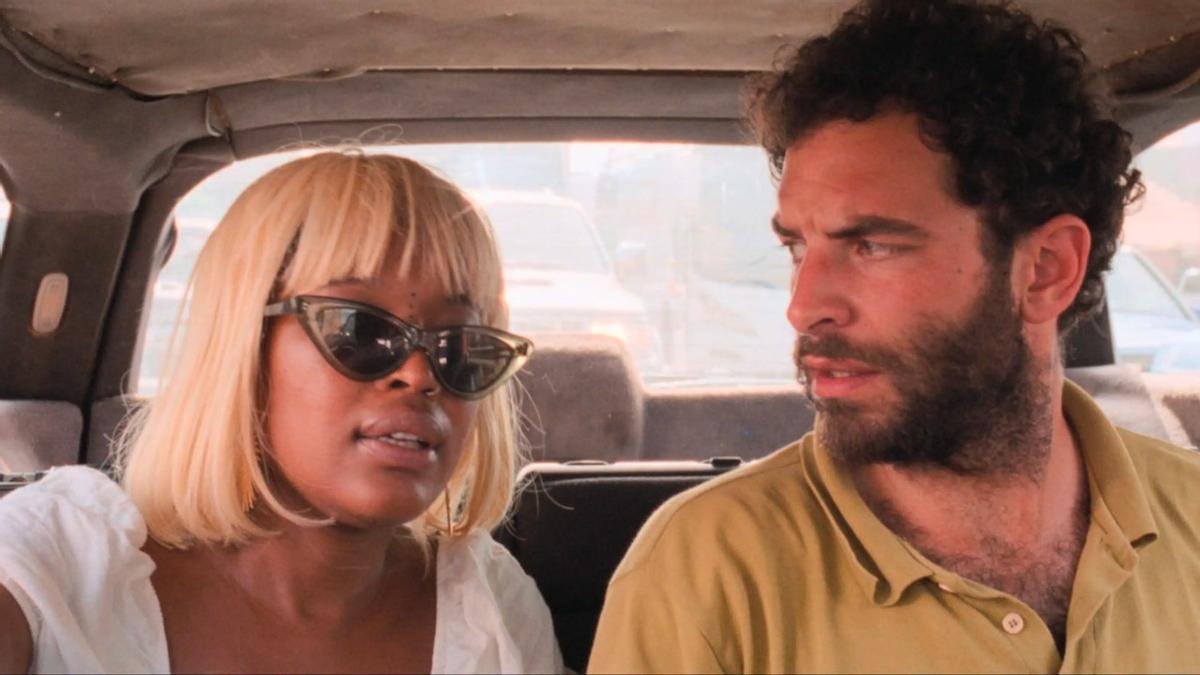 Un fotograma de la película La risa y la navaja.