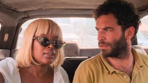 Un fotograma de la película La risa y la navaja.