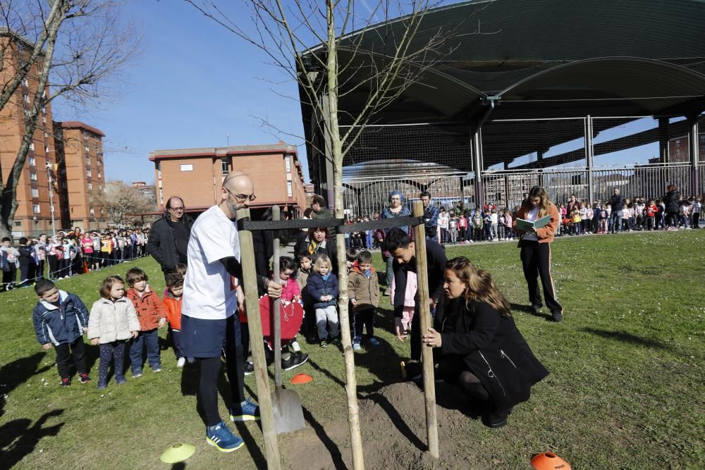 Homenaje a Thiago Guamán en el colegio Atalía