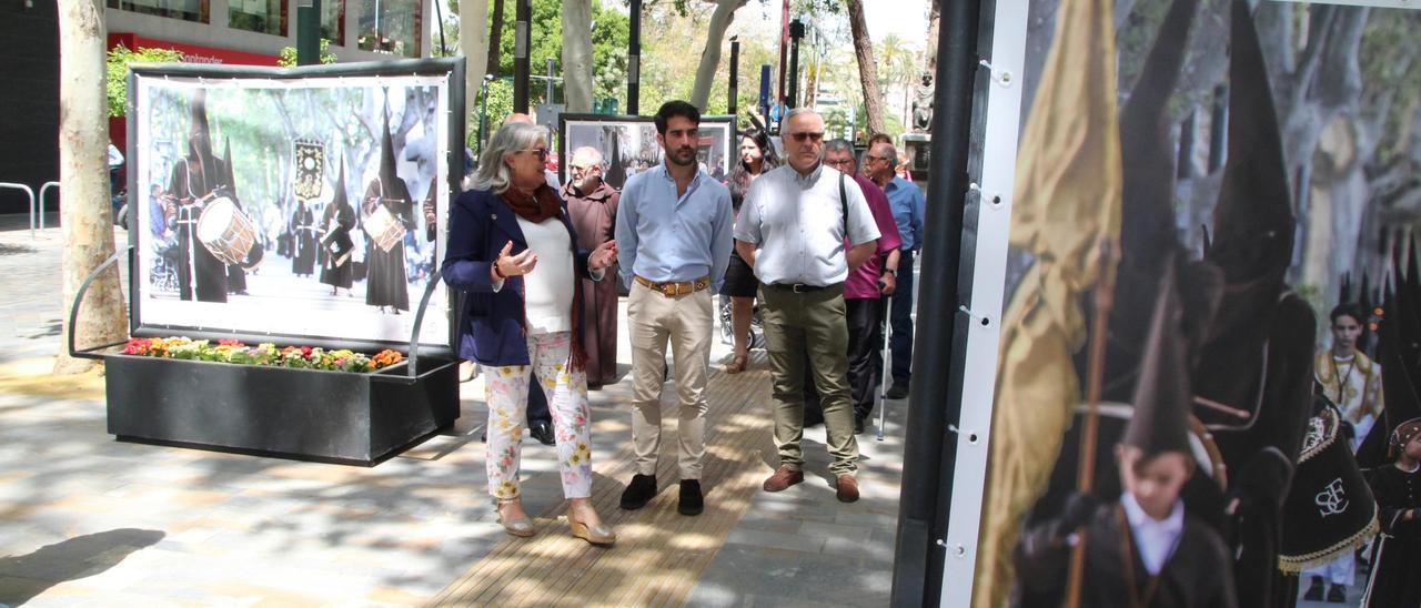 El paseo de Alfonso X El Sabio alberga la exposición fotográfica ’Pax et Bonum. 25 años de fe’