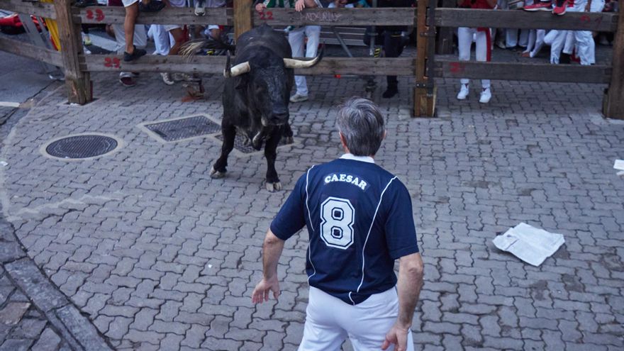 Los toros de Victoriano del Río corren un encierro agrupado, veloz y limpio