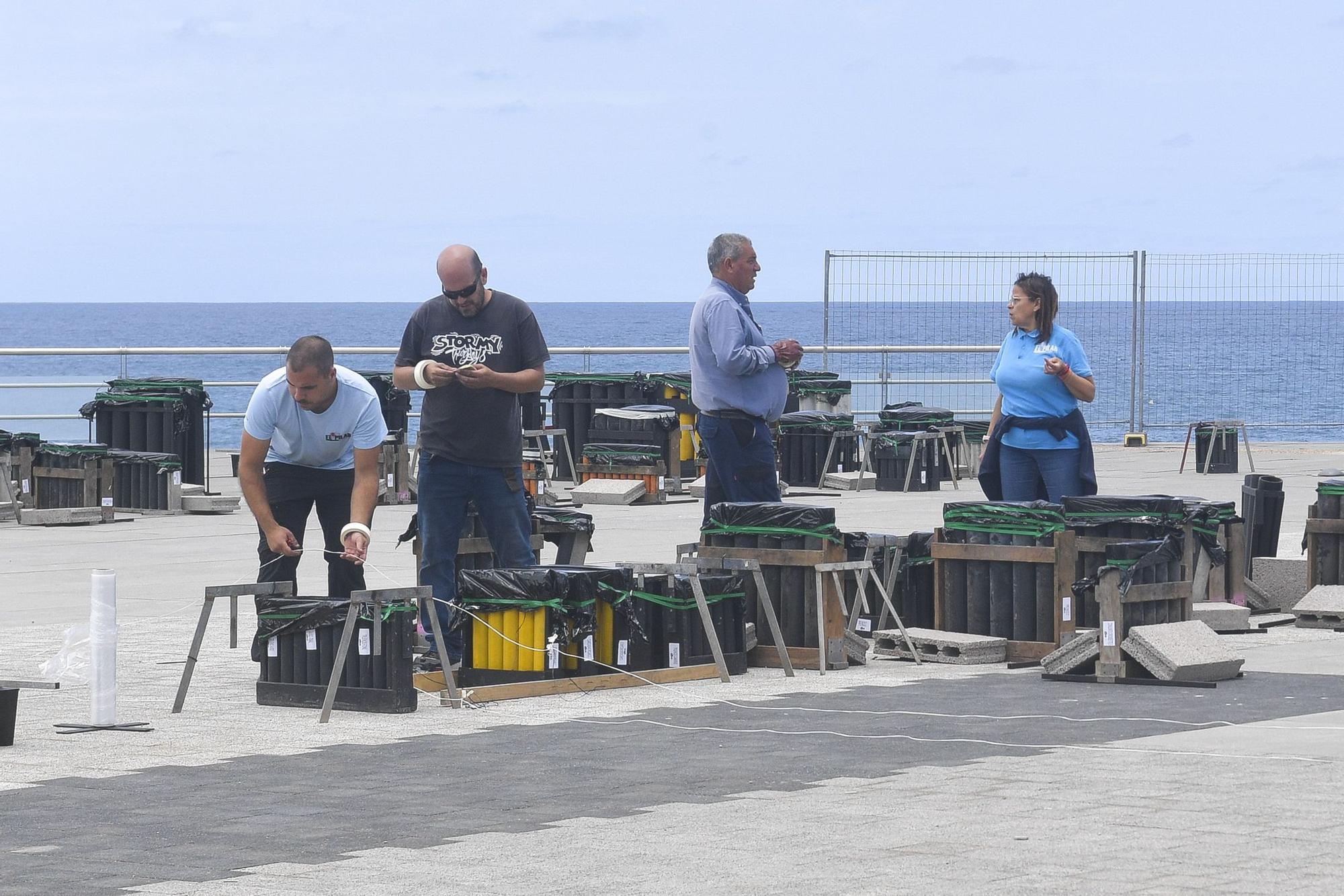 Preparativos para la Noche de San Juan en Las Canteras