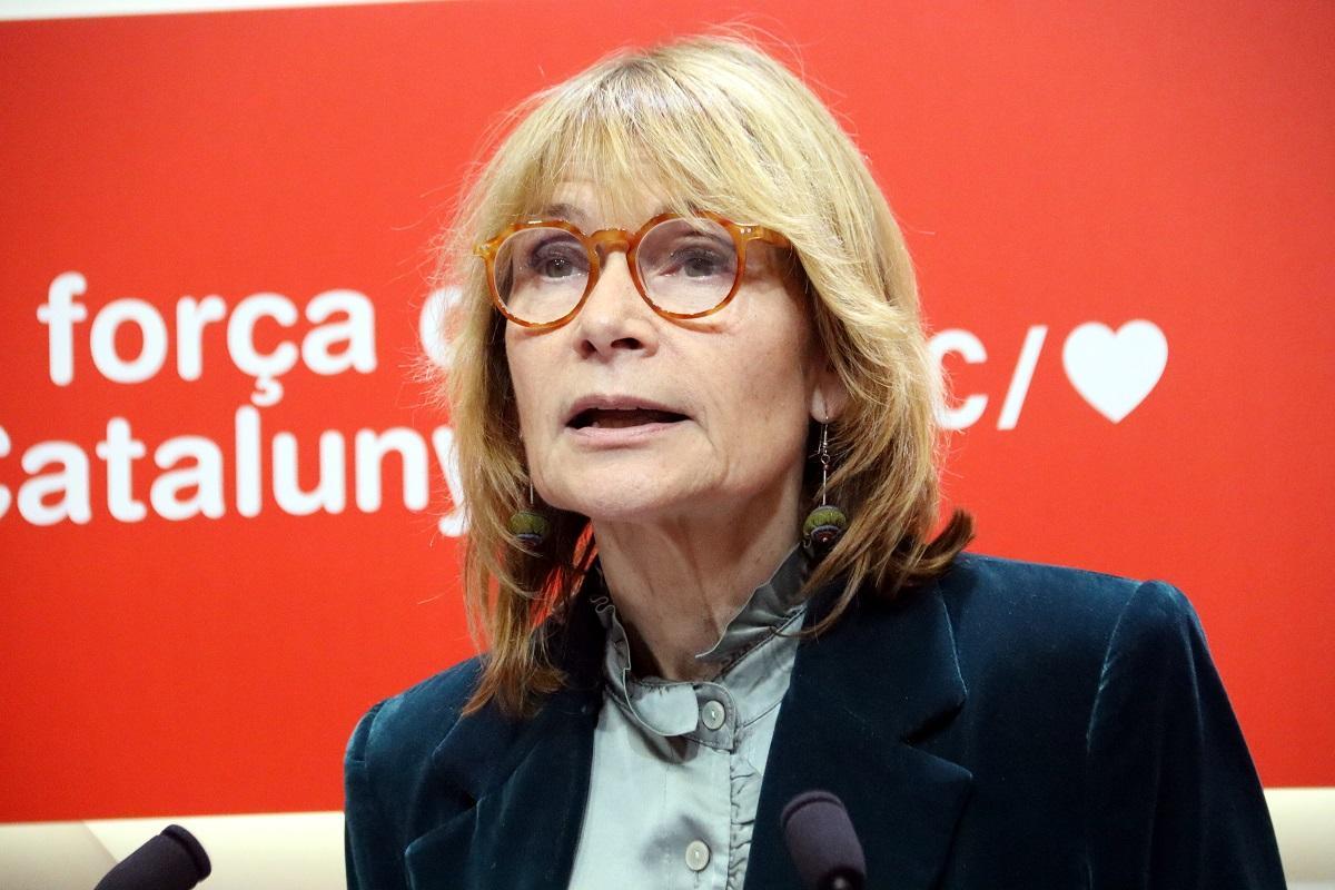 La portavoz del PSC, Lluïsa Moret, este lunes en rueda de prensa