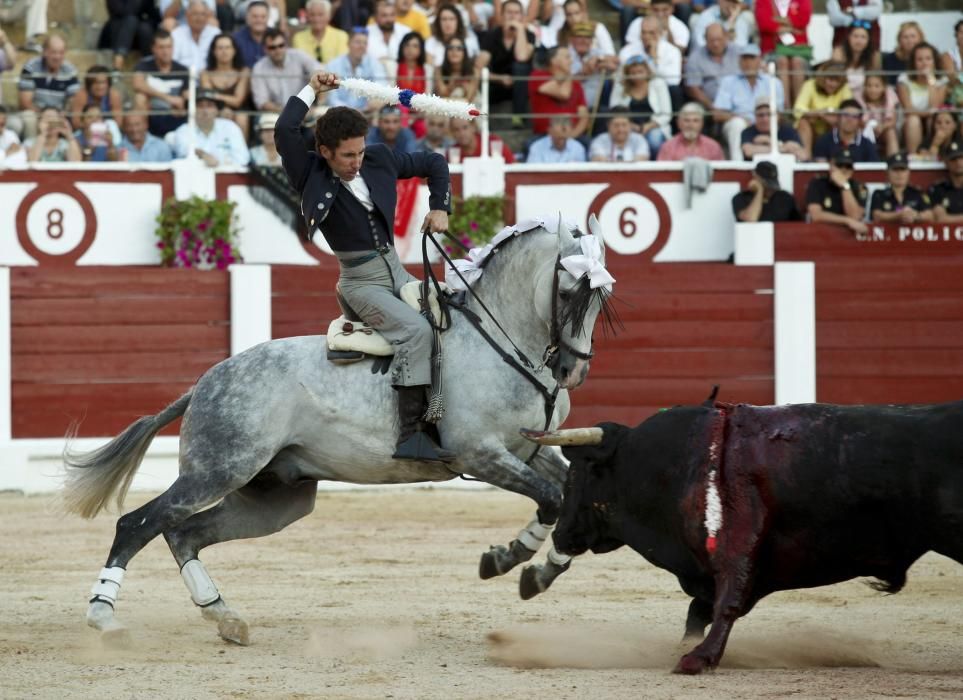 Rejoneo en la feria taurina de Begoña.