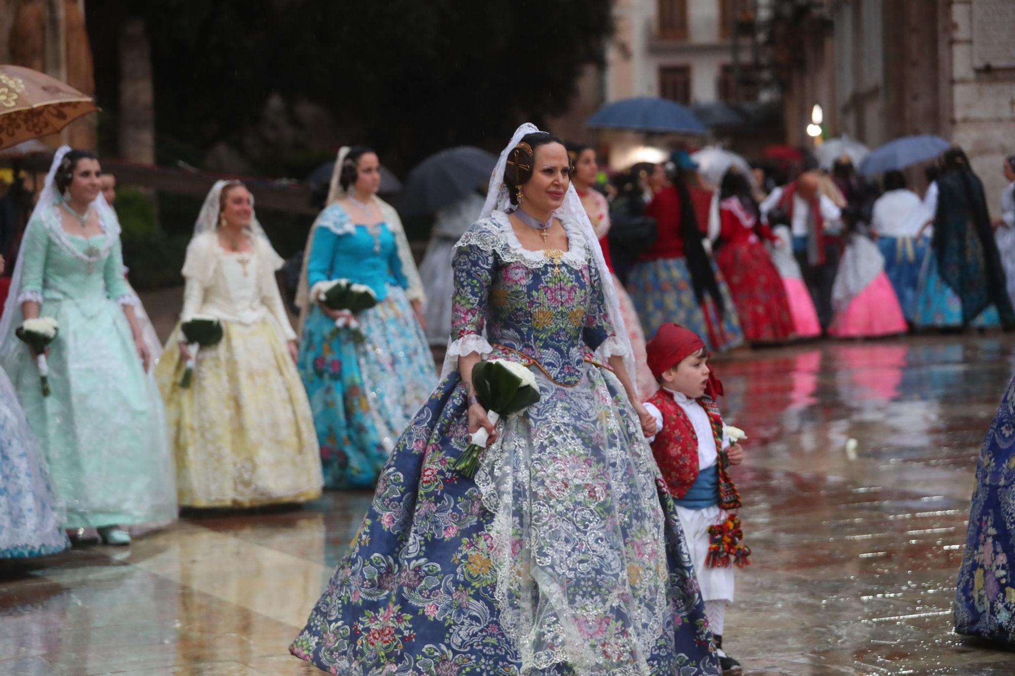 Búscate en el primer día de ofrenda por la calle de la Paz (entre las 18:00 a las 19:00 horas)