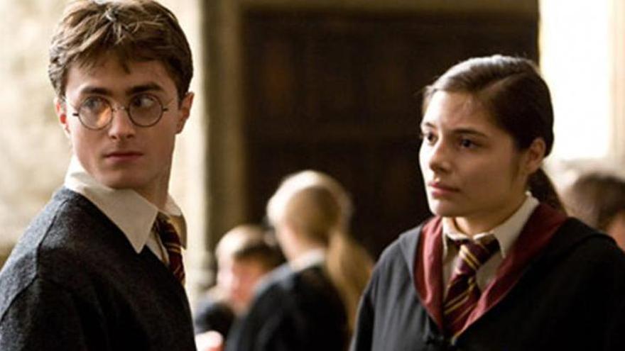 Georgina Leonidas con Daniel Radcliffe en 'Harry Potter y el misterio del príncipe' (2009).