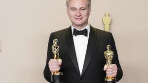 Christopher Nolan, ganador del Oscar a Mejor Director y Mejor Película por Oppenheimer.