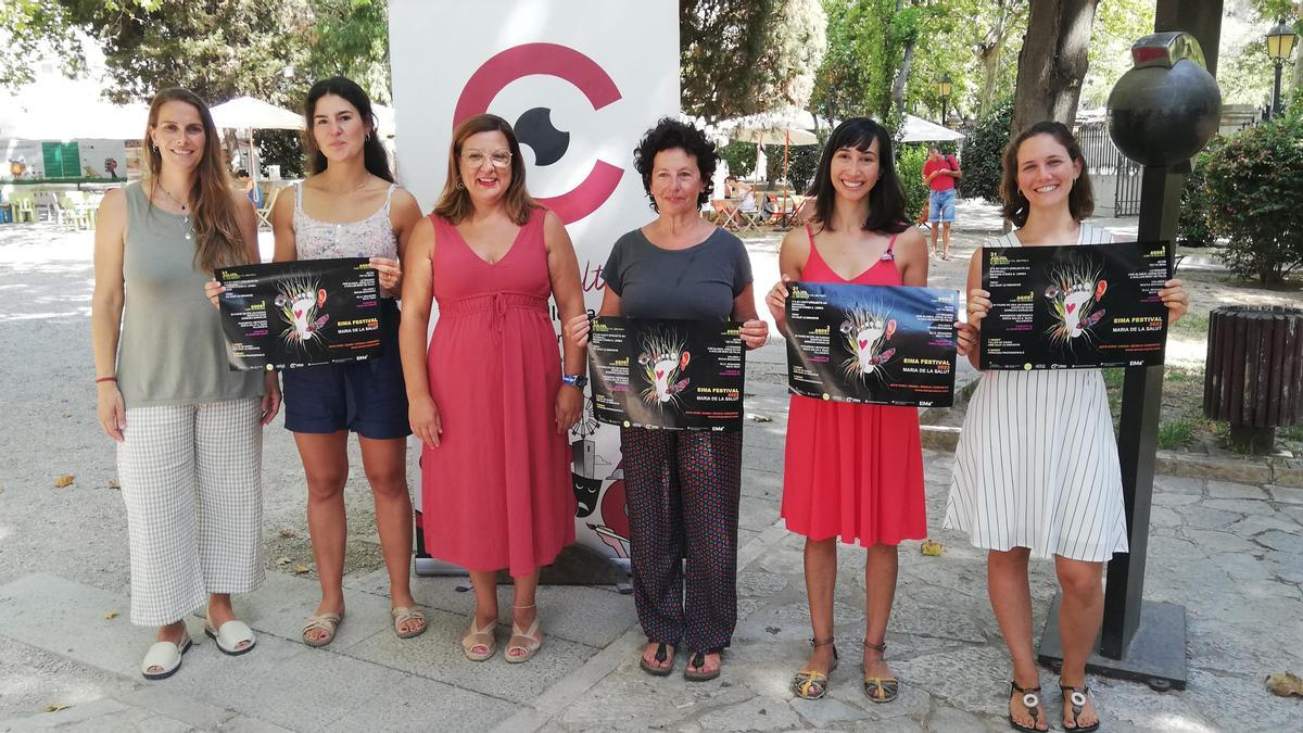 Bel Busquets, vicepresidenta del Consell, junto a la directora del festival, Mariantònia Oliver, en la presentación de &#039;EiMa&#039;