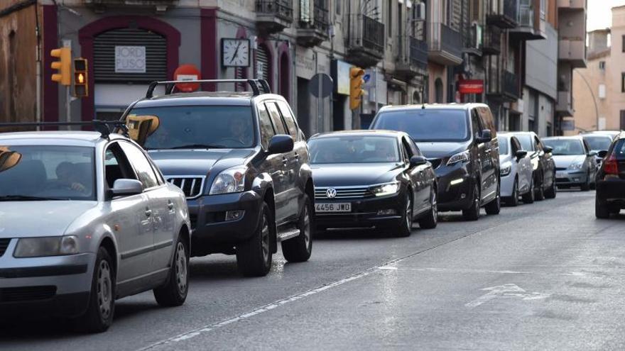 Carretera de Vic col·lapsada per les obres de la rotonda