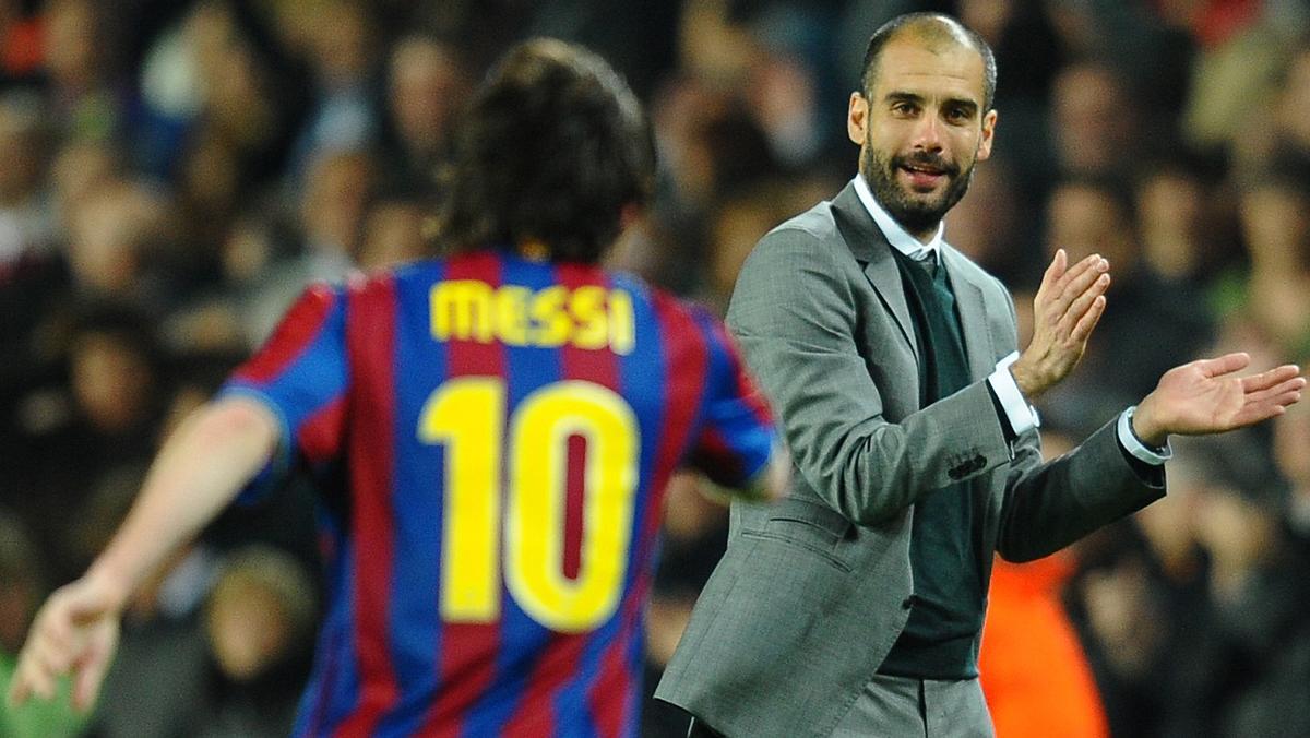 Guardiola aplaude a Messi después de que marcara un gol al Arsenal en la Champions.