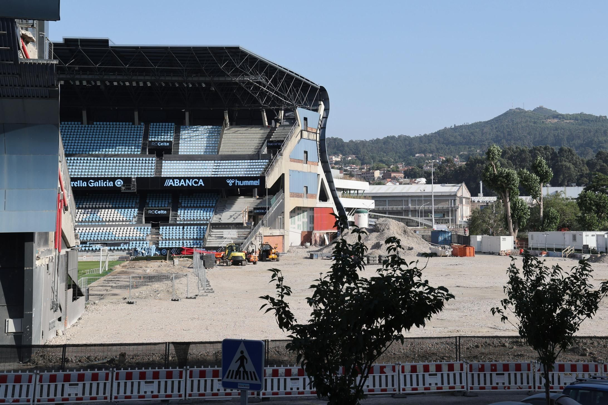 La nueva grada de Gol continúa creciendo