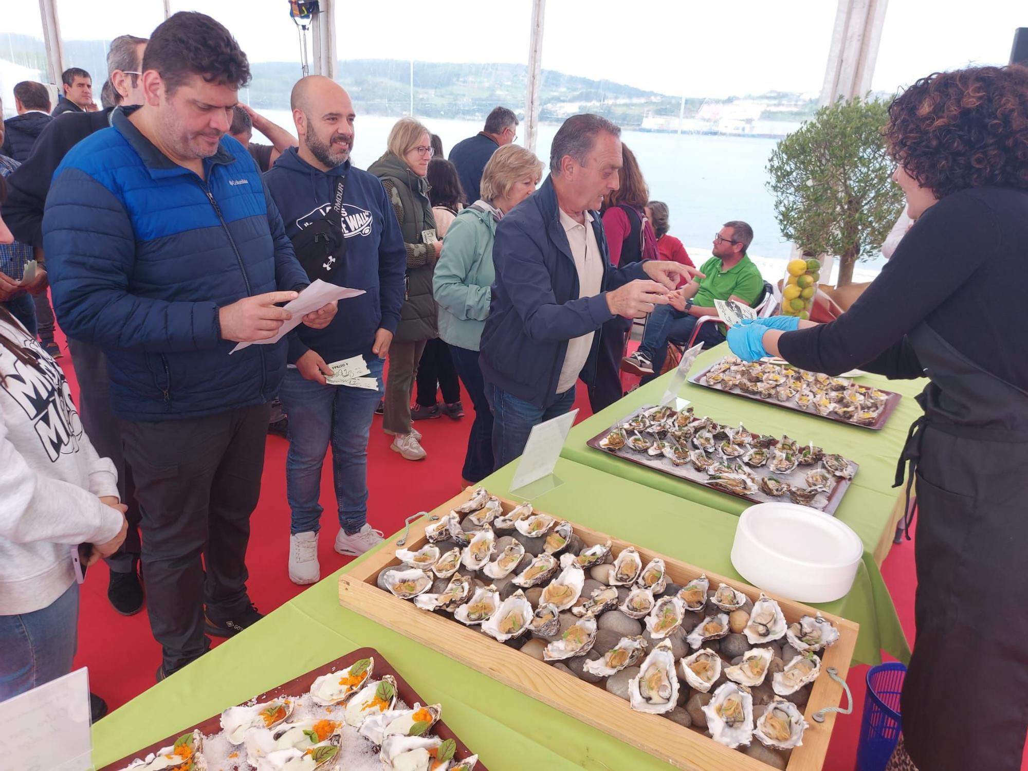 En imágenes: El festival gastronómico "Somos la ostra" llena Castropol