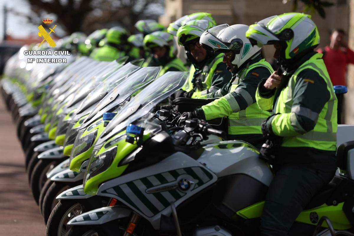 O Gran Camiño: 40 agentes de la Guardia Civil escoltarán a los ciclistas en la vuelta a Galicia