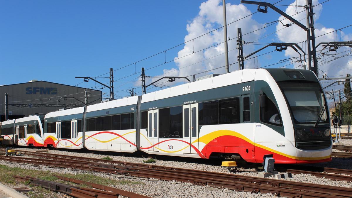 Imagen de vagones de tren-tram en las instalaciones de SFM.