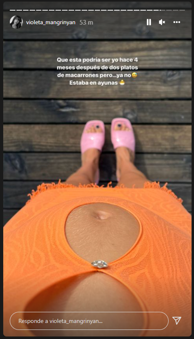 Selfie de Violeta con look (y barriga) de embarazada