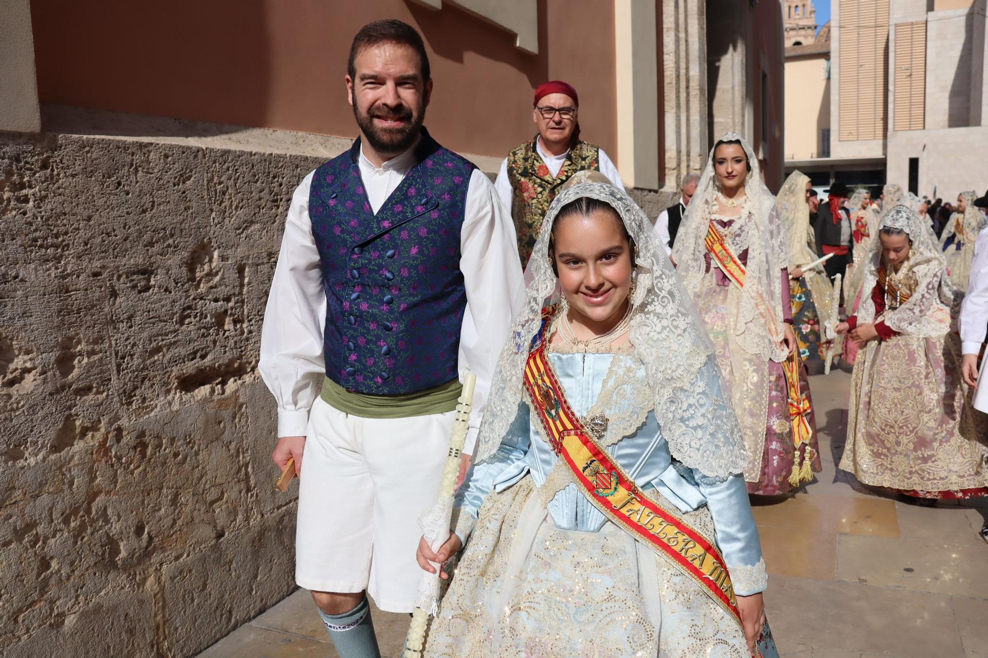 Las comisiones de falla en la Procesión de la Virgen (3/5)