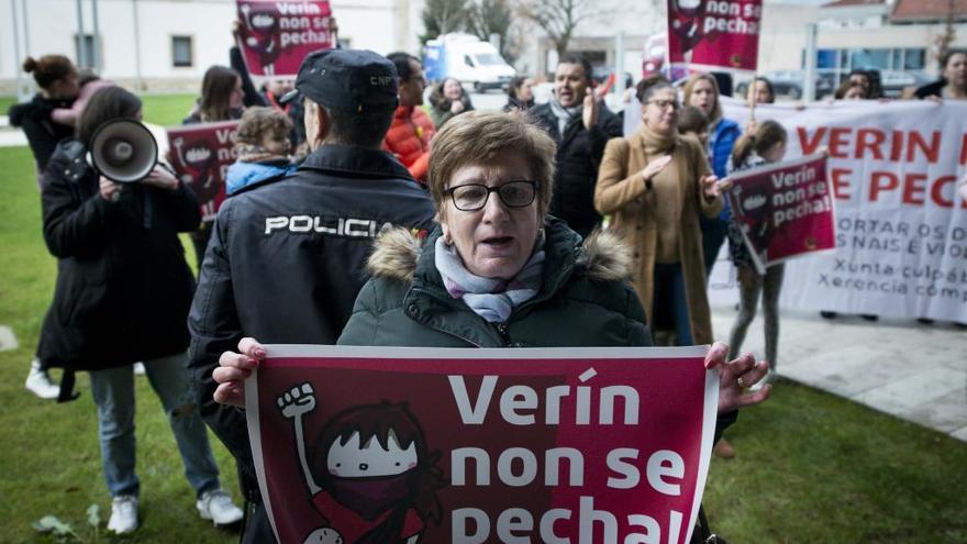 Protesta por el cierre del paritorio de Verín.