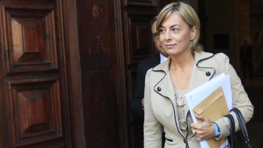 Sonia Castedo sale del tribunal Superior de Justicia después de declarar por el caso Brugar que investiga el PGOU de la ciudad de Alicante.