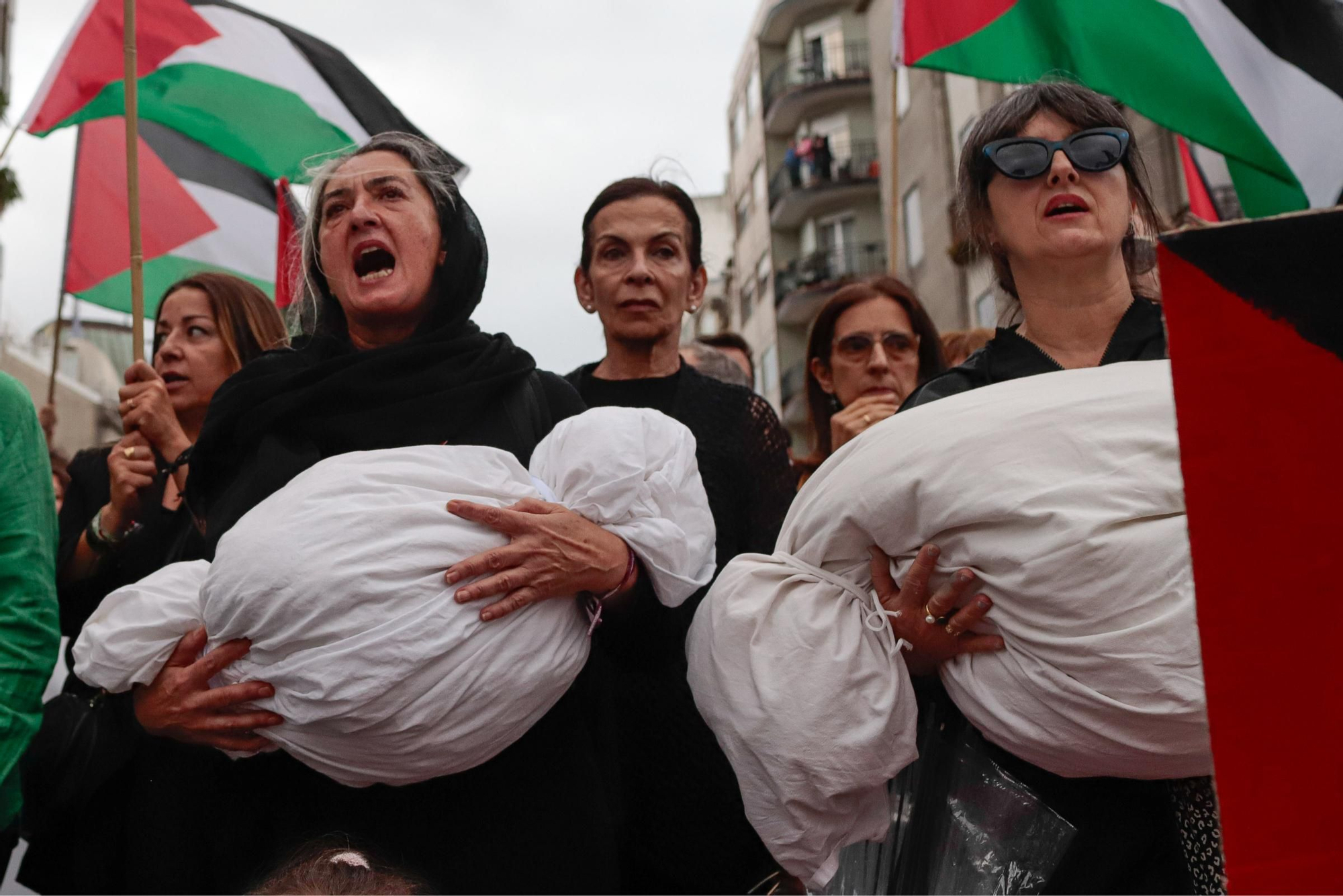 Las imágenes de la multitudinaria manifestación en Vigo contra el «genocidio» de Israel sobre Palestina