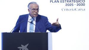 El presidente de CriteriaCaixa, Isidro Fainé, interviene durante la presentación del nuevo Plan Estratégico 2025-2030 de CriteriaCaixa, el pasado junio, en Barcelona.