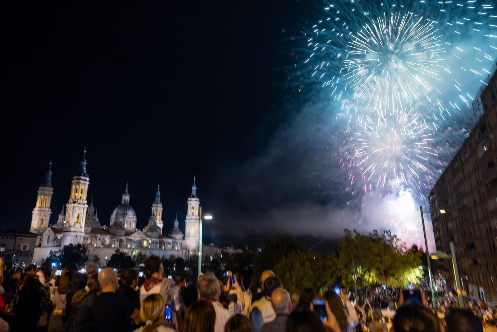 En imágenes | Los fuegos artificiales ponen el broche final a las Fiestas del Pilar 2024