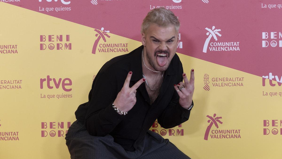 La odisea de Greg Taro en el Benidorm Fest: Vueling pierde su maleta y actuará con ropa improvisada en el Benidorm Fest