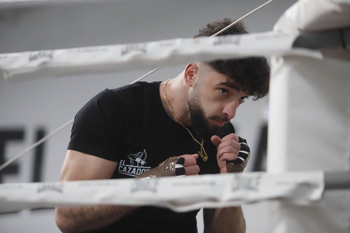 La preparación de El Cazador para el título nacional de boxeo en Córdoba