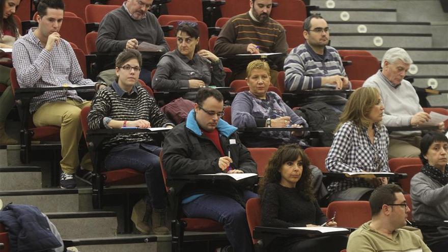 Cerca de 26.000 personas se examinan este domingo para una plaza fija en el SAS