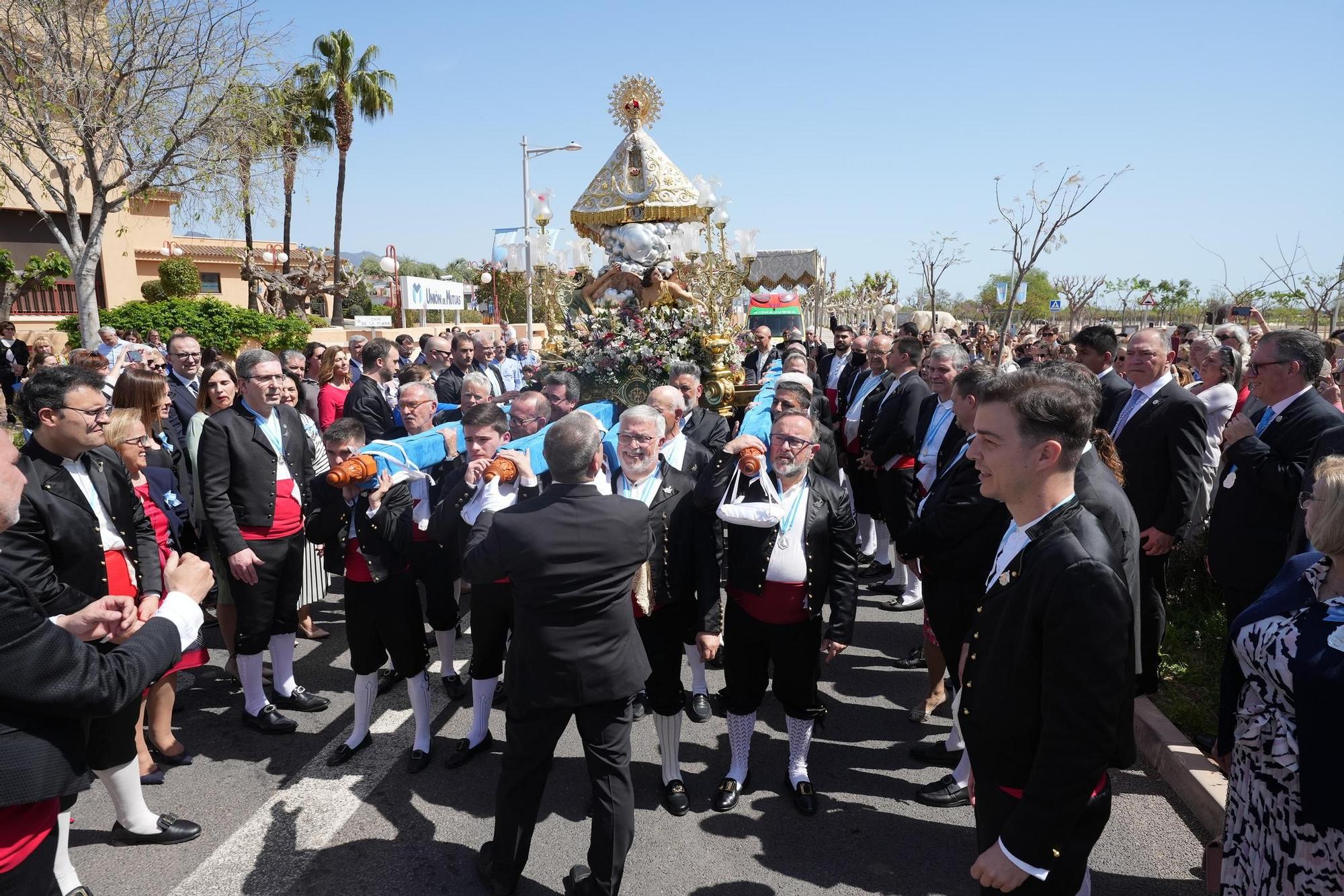 Galería de imágenes: La Virgen del Lledó sale de la basílica para ir a la ciudad