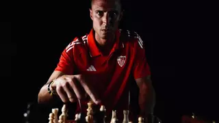 El griego Vlachodimos, nuevo jugador del Sevilla cedido por el Newcastle inglés