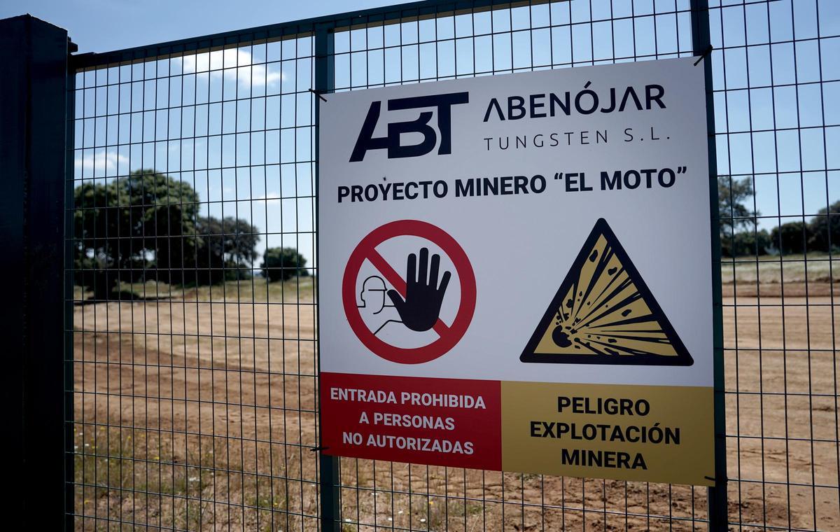 Reportaje sobre la apertura de una mina de Wolframio en Abenojar, Ciudad Real, que va a generar 300 empleos.