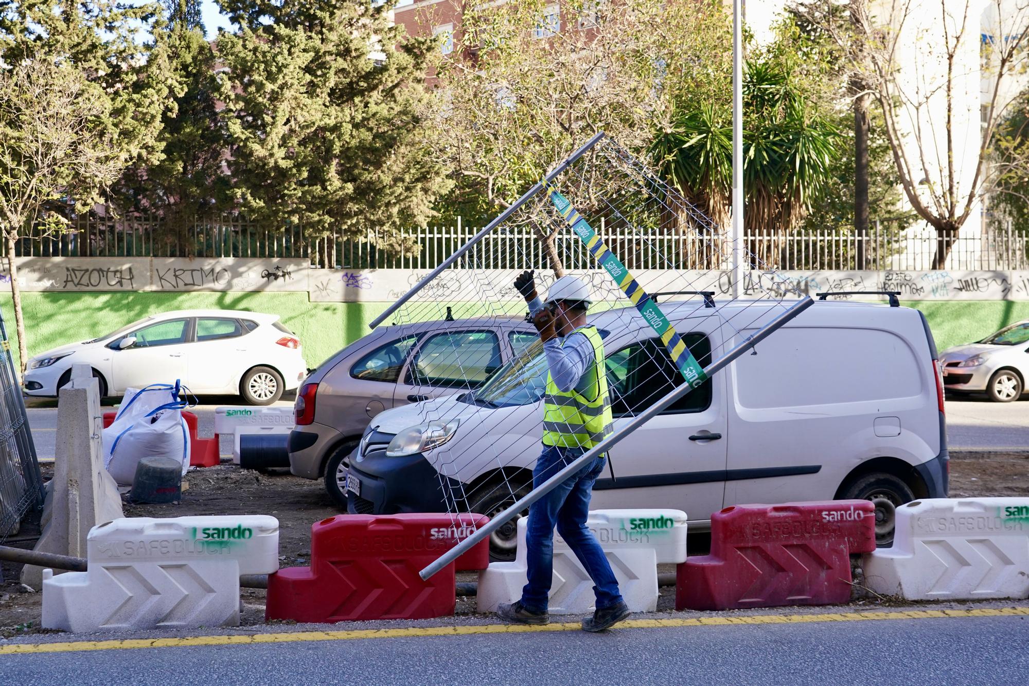 Obras en la calle Hilera para la prolongación del metro de Málaga hasta el Hospital Civil, en marzo de 2024.