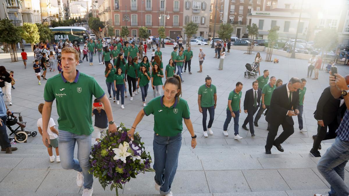 Ofrenda floral del Unicaja a la Virgen de la Victoria