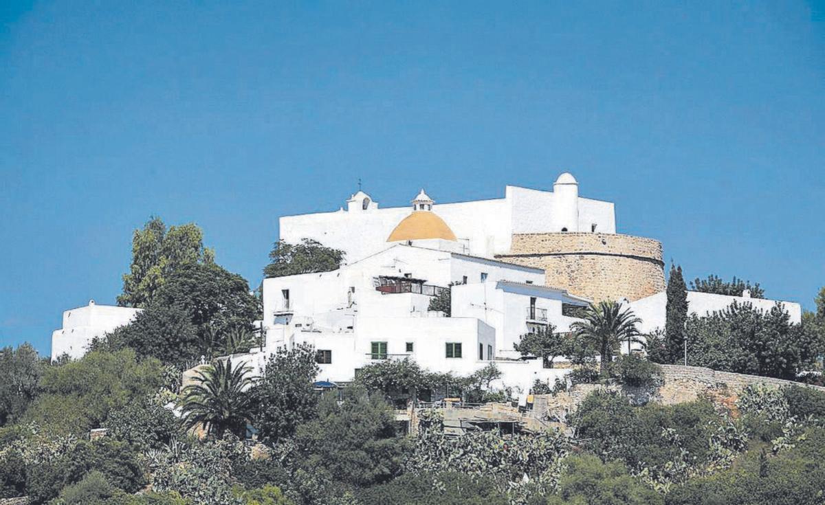 La iglesia fortificada de Santa Eulària. | VICENT MARÍ