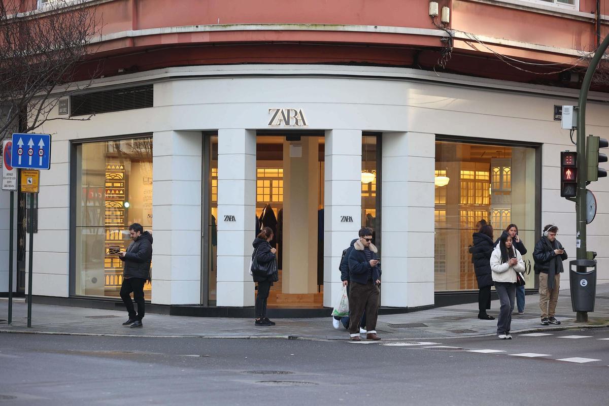 Zara cierra su emblemática tienda de Juan Flórez