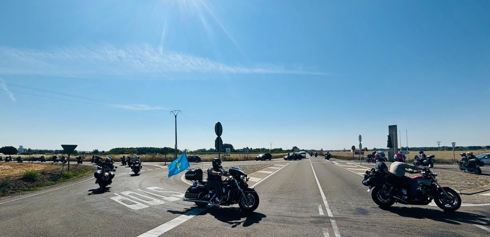 GALERÍA | La concentración "Ruedas Raras" llena Toro de motos y mucho ruido