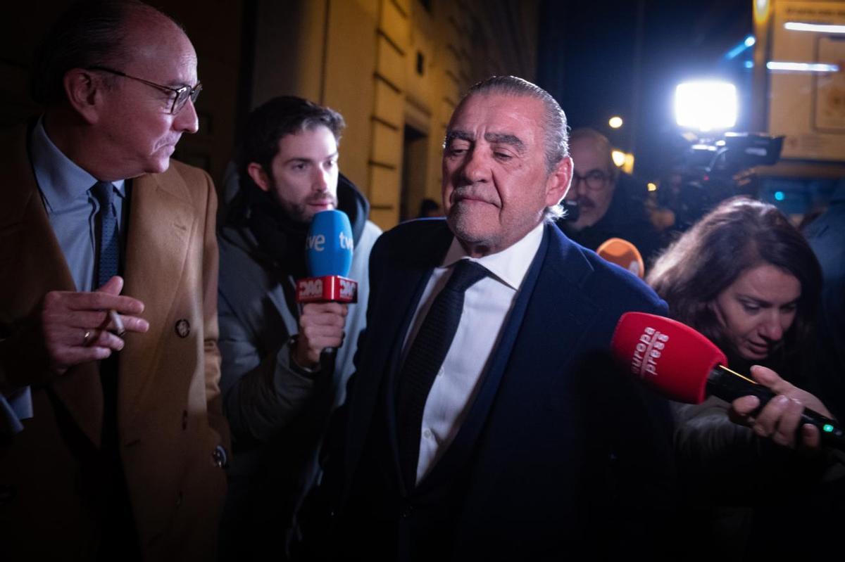 Jaime Martínez-Bordiú, a su salida de la misa por los 50 años de la muerte de su abuelo, el dictador Francisco Franco.