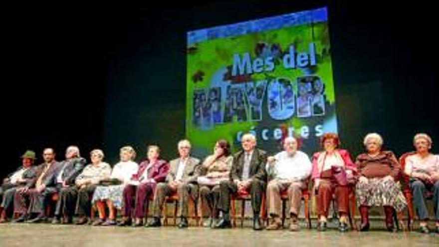 La Gala del Mayor homenajea a 14 personas ante 600 invitados