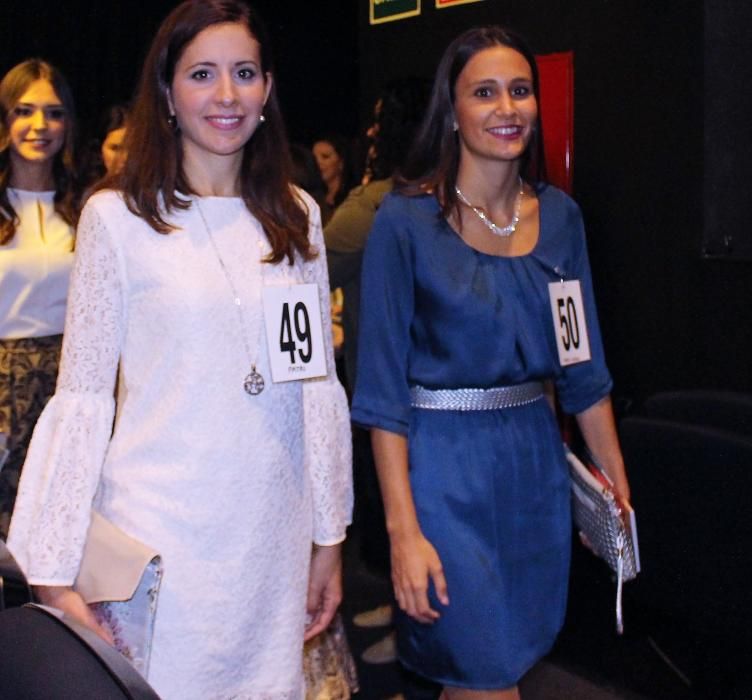 Las candidatas a fallera mayor de València visitan el concurso de teatro fallero