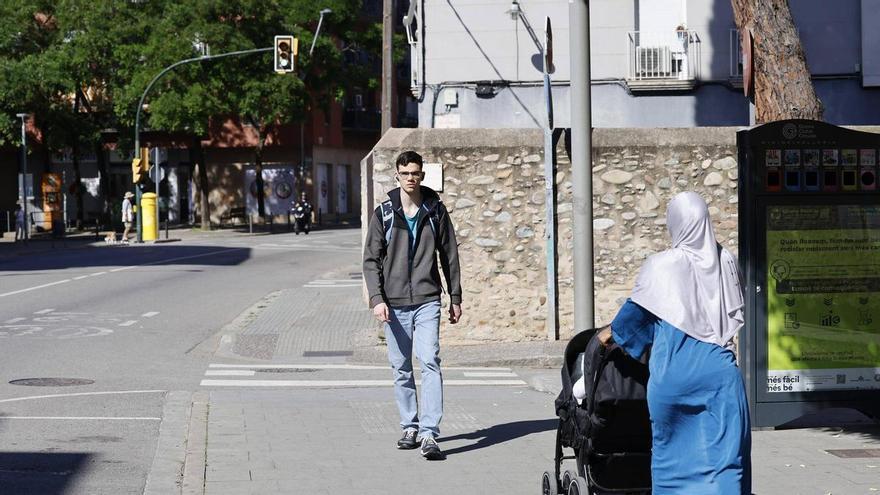 La població estrangera creix als grans municipis gironins, però perd pes a Salt, Lloret i Banyoles